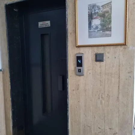 Aparthotel Royal Homes 503